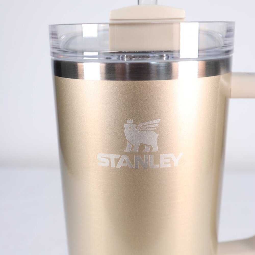 Stanley x e.l.f. 40 oz Stainless H2.0 FlowState Quencher Tumbler Honey Talks - Picture 2 of 7